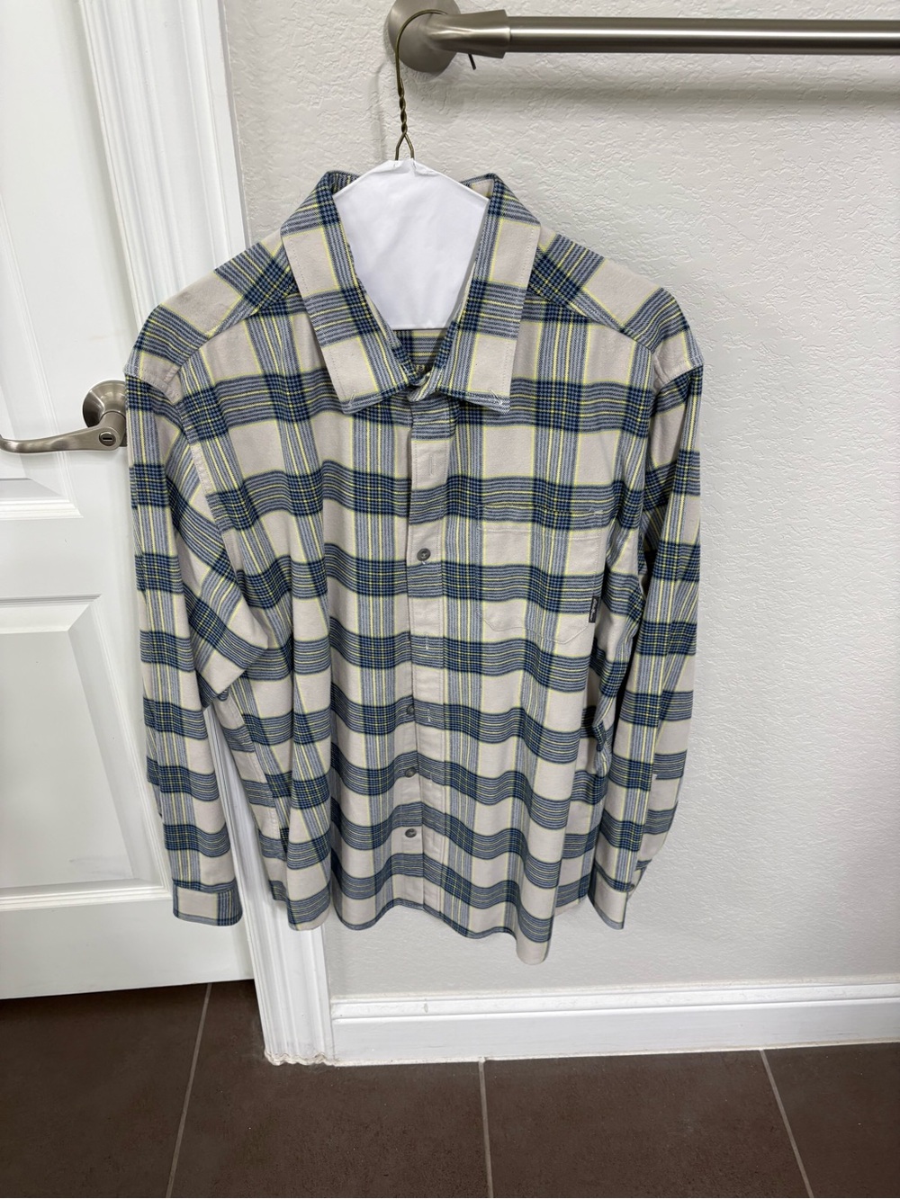 Eddie Bauer Men’s long sleeve shirt